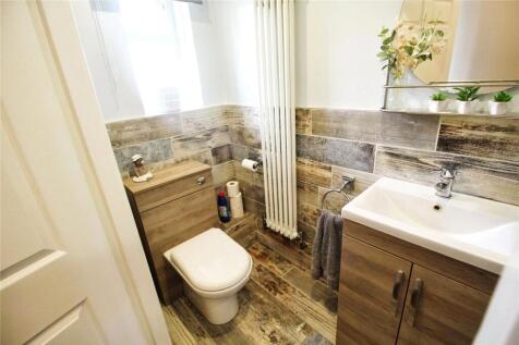 Downstais Shower
