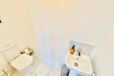 Cloakroom/Wc