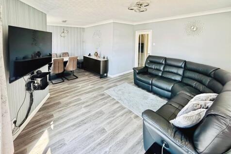 Lounge/Dining