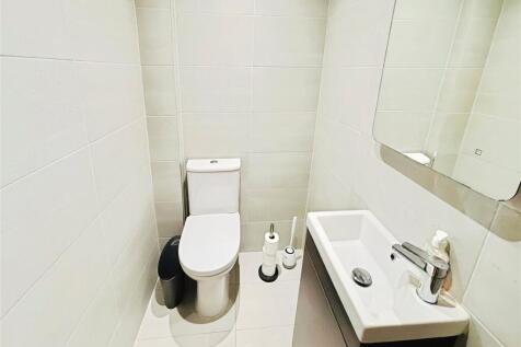 Cloakroom/Wc