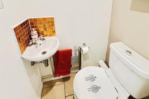 Cloakroom/Wc