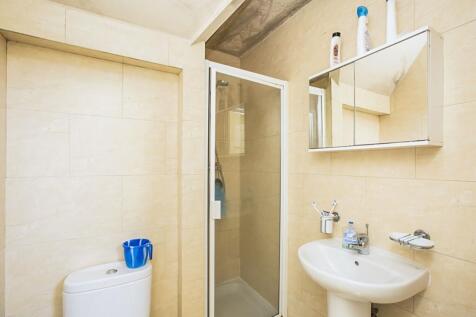 En-suite Shower