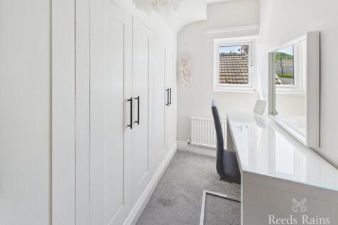 Bed/Dressing Room