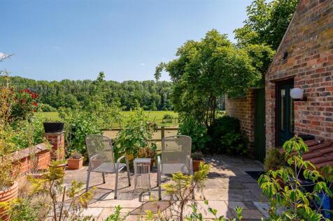 Cottage Patio
