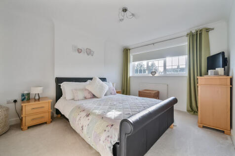 Bedroom 1 Pic 1