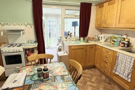 Kitchen Pic 2