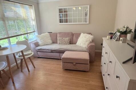 Lounge Pic 1
