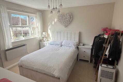 Bedroom Pic 1