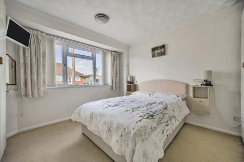 Bedroom Pic 1