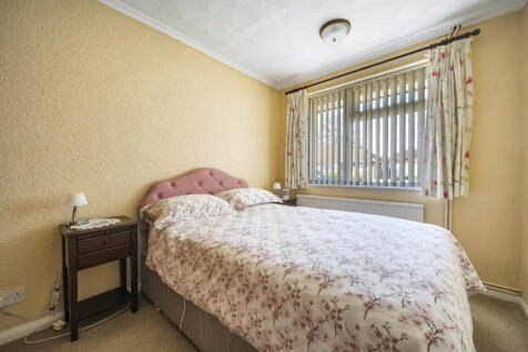 Bedroom Pic 2