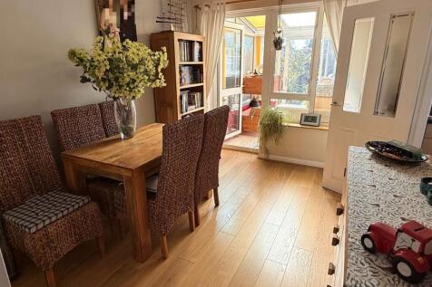 Dining Room Pic 1