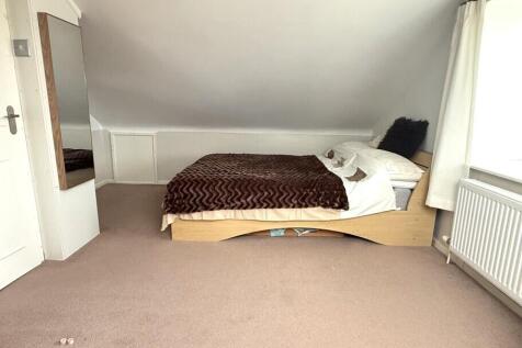 F/Floor Bed 4 Pic 2