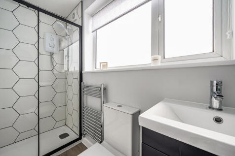 Wc &amp; Shower Room