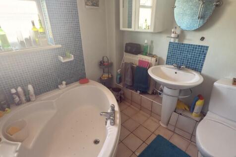 Bathroom (F/Floor)