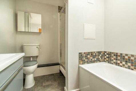 Bath/Shower Room