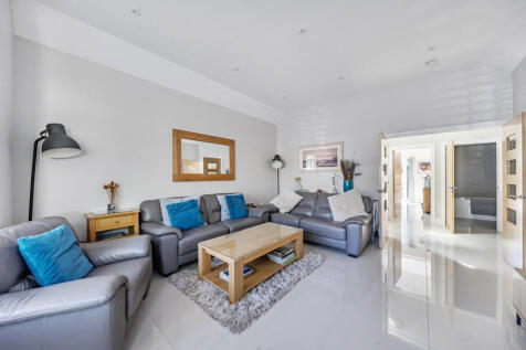 Sitting Room Pic 1