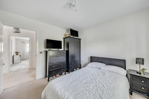 Bedroom 2 Pic 2