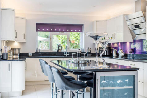 Kitchen Pic 1
