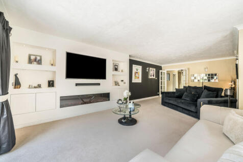 Lounge Pic 2