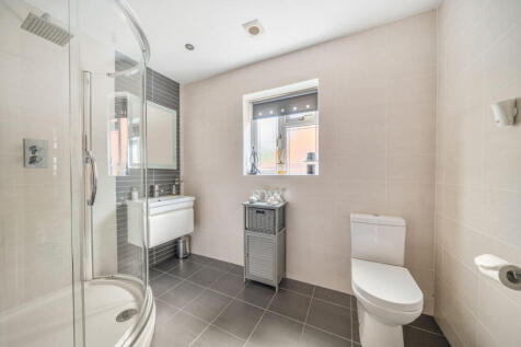 Downstairs Wc/Shower