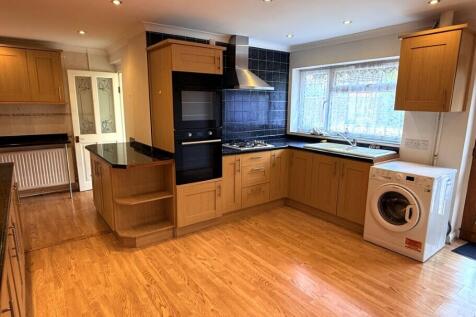Kitchen Pic 1