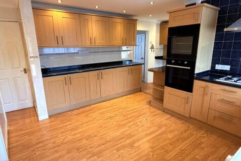 Kitchen Pic 2