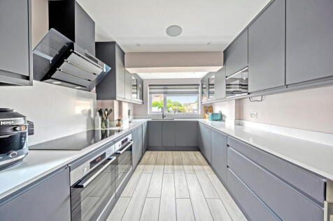 Kitchen Pic 1