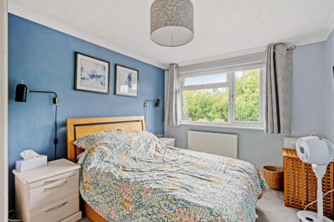 Bedroom 1 Pic 2
