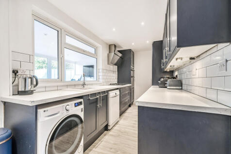 Kitchen Pic 1