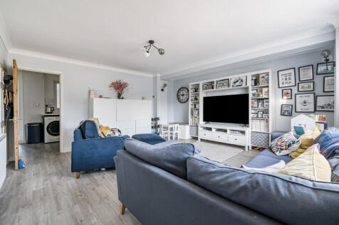 Lounge Pic 2
