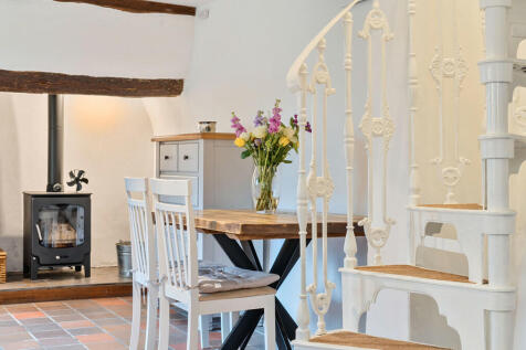 Sitting/Dining Room