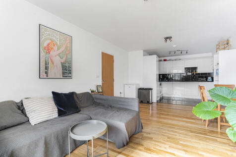 Reception/Kitchen