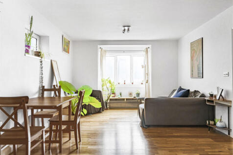 Reception/Kitchen