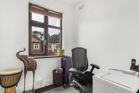Bedroom/Study