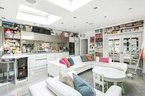 Reception/Kitchen