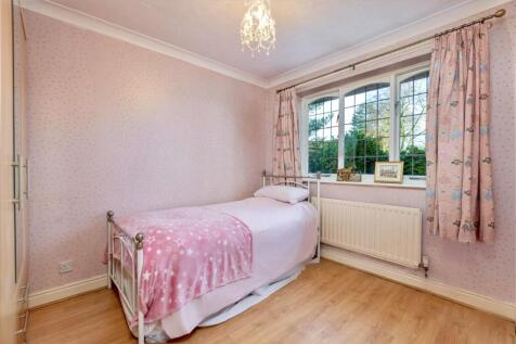 new pink bedroom.jpg