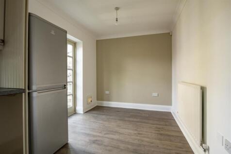 Davison Court Landscape -11.jpg
