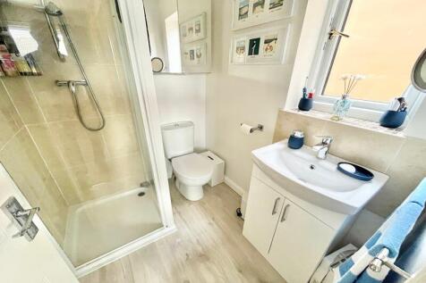 En-suite Shower