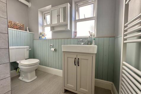 Upstairs Bathroom