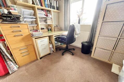 Bedroom 5/ Study