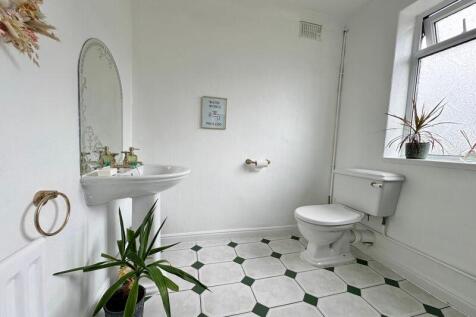 Downstairs Cloakroom
