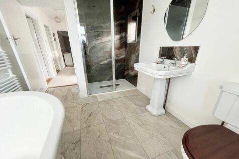 Bathroom/Shower