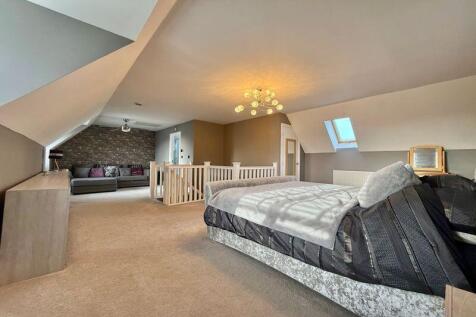27&#39; Master Bedroom Suite