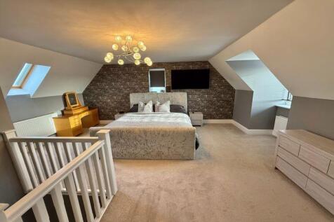 27&#39; Master Bedroom Suite