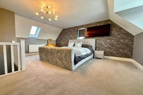 27&#39; Master Bedroom Suite