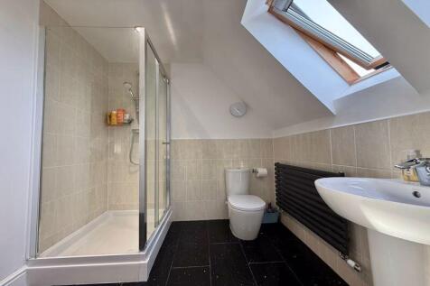 En-suite To Bedroom 1