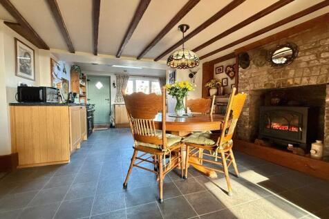Dining Area to Kitchen