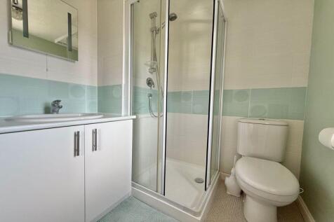 Bedroom 1 Ensuite