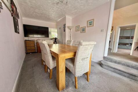 16&#39; Dining Room