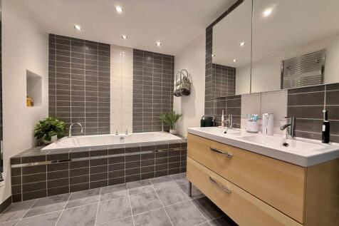 Downstairs Bathroom